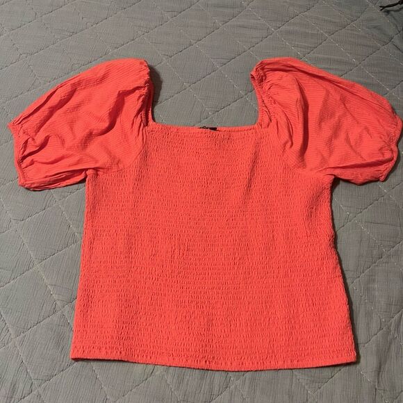 Jessica Simpson Womens Plus Smocked Blouse 2X NEW - Picture 2 of 7
